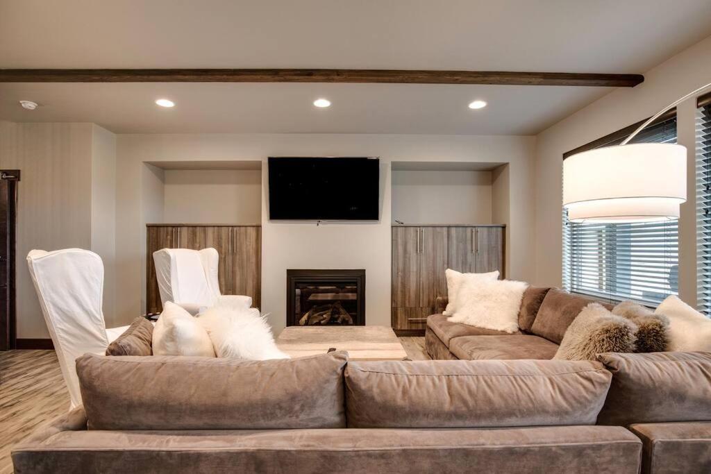 Luxury Townhome On The Park With Bridger Mtn Views Бозман Экстерьер фото